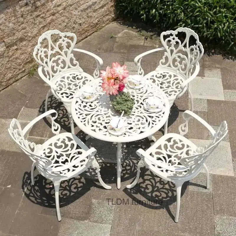 Round Metal Patio Table, Modern Outdoor Dining Table for Garden, Courtyard and Terrace